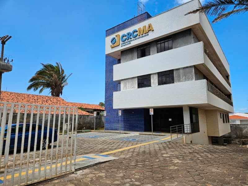 Foto 1 de 34: Comercial em leilão em São Luís - MA — LOTE 001 Prédio comercial no Calhau, São Luís/MA com área construída de 1.215,05 m²