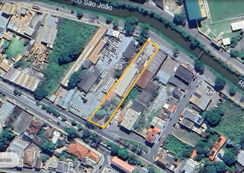 Casa em leilão em Itaúna - MG — LOTE 005 IMÓVEL EM ITAÚNA/MG - CENTRO