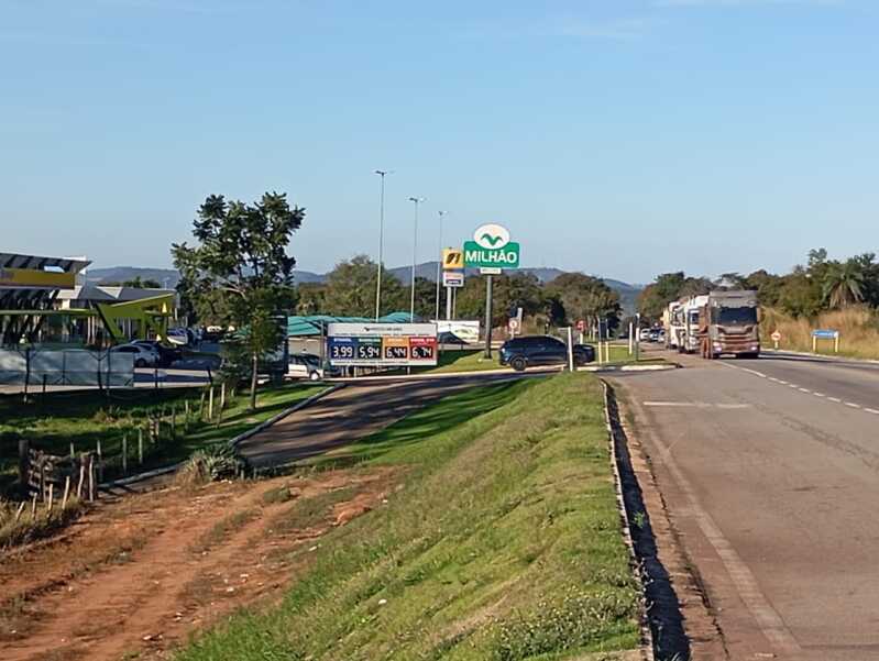 Foto 1 de 9: Terreno em leilão em Itaúna - MG — LOTE 001 Imóvel MG 050 - Ao lado do Restaurante Milhão