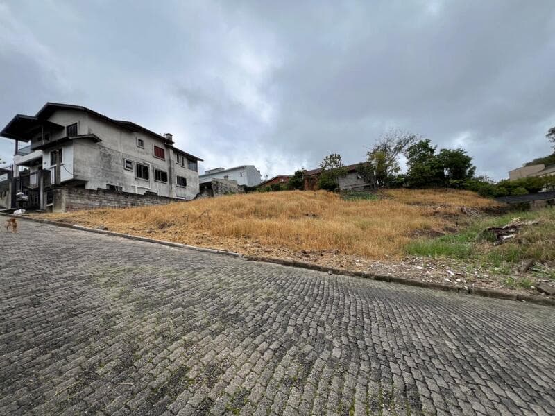 Foto 3 de 3: Terreno em leilão em Caxias Do Sul - RS — LOTE 001-7 UM TERRENO URBANO, constituído pelo atual lote administrativo nº 08, da quadra nº 5.241,