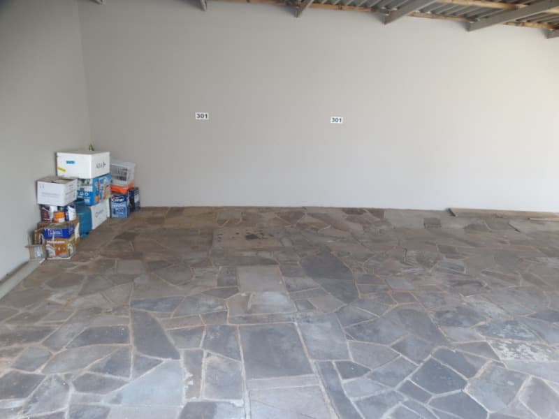 Comercial em leilão em Erechim - RS, bairro Vila Bela Vista — LOTE 003 BOX NºS 09 e 10, no subsolo do Prédio Residencial em Alvenaria denominado Edifício Arco-Íri
