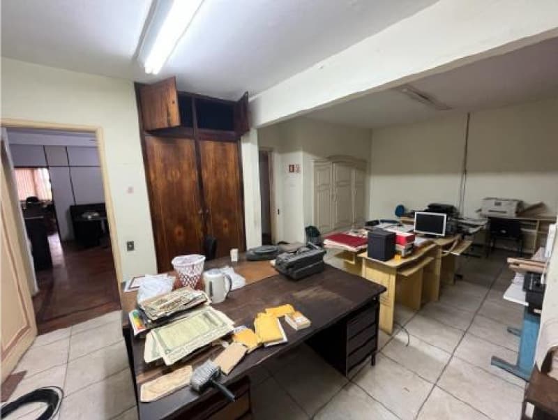 Foto 4 de 10: Comercial em leilão em Pelotas - RS, bairro Centro — LOTE 003 UM TERRENO URBANO CENTRAL, com a área aproximada de 419,05m², contendo construído um prédio