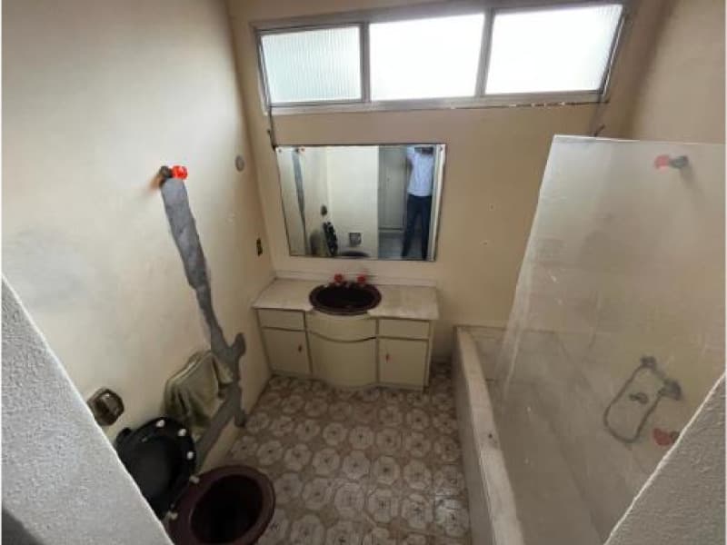 Foto 6 de 10: Comercial em leilão em Pelotas - RS, bairro Centro — LOTE 003 UM TERRENO URBANO CENTRAL, com a área aproximada de 419,05m², contendo construído um prédio