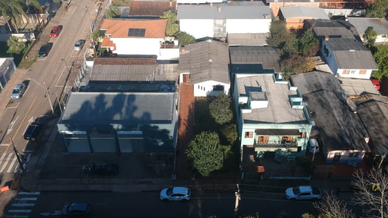Foto 18 de 24: Casa em leilão em Passo Fundo - RS, bairro Centro — LOTE 702 UM LOTE DE TERRENO, constituído de parte do lote nº 17, com a área de 400,00m² + Benfeitori
