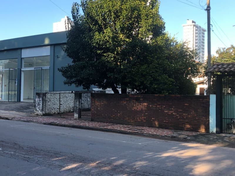 Foto 19 de 24: Casa em leilão em Passo Fundo - RS, bairro Centro — LOTE 702 UM LOTE DE TERRENO, constituído de parte do lote nº 17, com a área de 400,00m² + Benfeitori