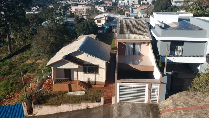 Terreno em leilão em Erechim - RS, bairro Centro — LOTE 706 TERRENO URBANO N° 33, com área de 850,00m² em ERECHIM/RS + Benfeitorias