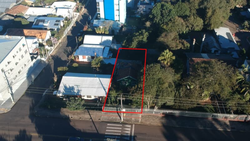 Foto 1 de 10: Terreno em leilão em Erechim - RS, bairro Bela Vista — LOTE 001 TERRENO URBANO, CONSISTENTE EM PARTE DA CHÁCARA Nº 15, do Polígono Norte, com área de 460,0