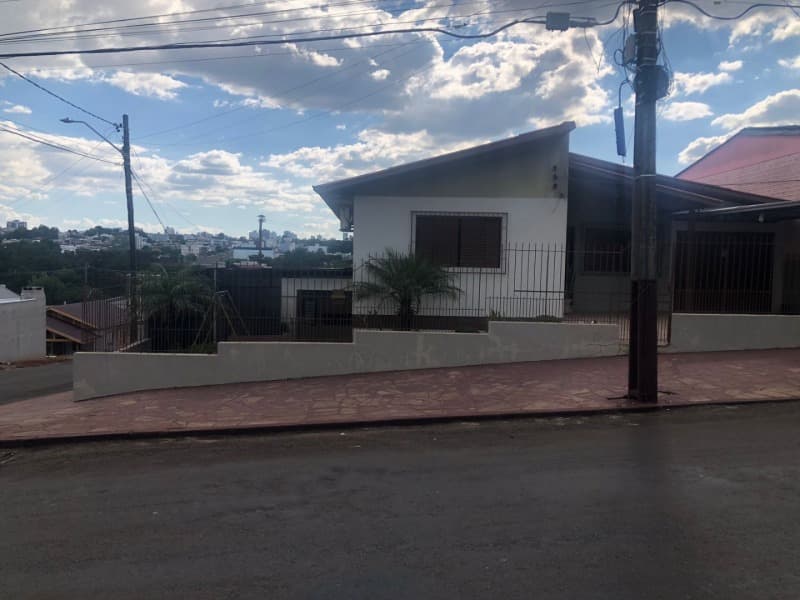 Foto 8 de 14: Terreno em leilão em Erechim - RS, bairro José Bonifácio — LOTE 006 LOTE URBANO Nº 30, da Quadra nº 04, esquina das Ruas João Risson e Ernesto Perachi, com áre