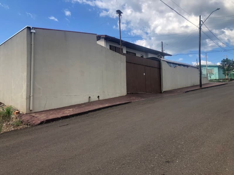 Foto 11 de 14: Terreno em leilão em Erechim - RS, bairro José Bonifácio — LOTE 006 LOTE URBANO Nº 30, da Quadra nº 04, esquina das Ruas João Risson e Ernesto Perachi, com áre
