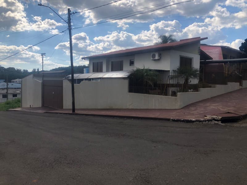 Foto 12 de 14: Terreno em leilão em Erechim - RS, bairro José Bonifácio — LOTE 006 LOTE URBANO Nº 30, da Quadra nº 04, esquina das Ruas João Risson e Ernesto Perachi, com áre