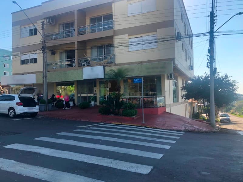 Foto 14 de 22: Comercial em leilão em Erechim - RS, bairro Centro — LOTE 001 SALA COMERCIAL DE Nº 01 (UM), no térreo, do Residencial Tonial, com a área privativa de 117