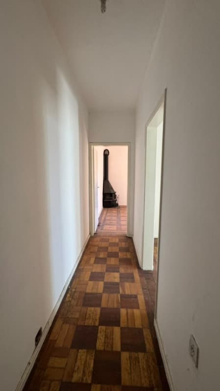 Foto 9 de 41: Apartamento em leilão em Porto Alegre - RS, bairro Petrópolis — LOTE 005 APARTAMENTO 403 do condomínio “EDIFÍCIO ALBINA”, no terceiro andar ou quinto pavimento, de