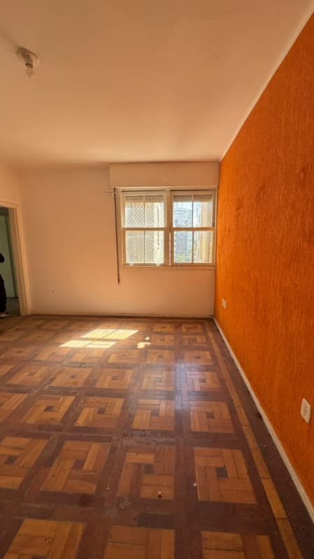 Foto 20 de 41: Apartamento em leilão em Porto Alegre - RS, bairro Petrópolis — LOTE 005 APARTAMENTO 403 do condomínio “EDIFÍCIO ALBINA”, no terceiro andar ou quinto pavimento, de