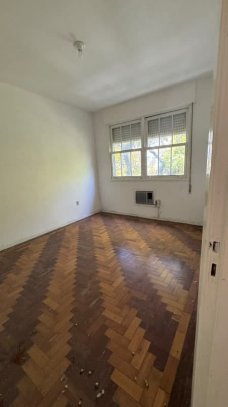 Foto 22 de 41: Apartamento em leilão em Porto Alegre - RS, bairro Petrópolis — LOTE 005 APARTAMENTO 403 do condomínio “EDIFÍCIO ALBINA”, no terceiro andar ou quinto pavimento, de