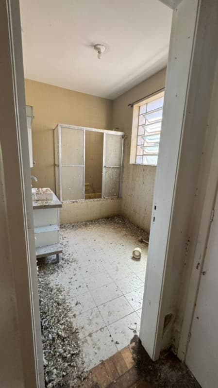 Foto 24 de 41: Apartamento em leilão em Porto Alegre - RS, bairro Petrópolis — LOTE 005 APARTAMENTO 403 do condomínio “EDIFÍCIO ALBINA”, no terceiro andar ou quinto pavimento, de