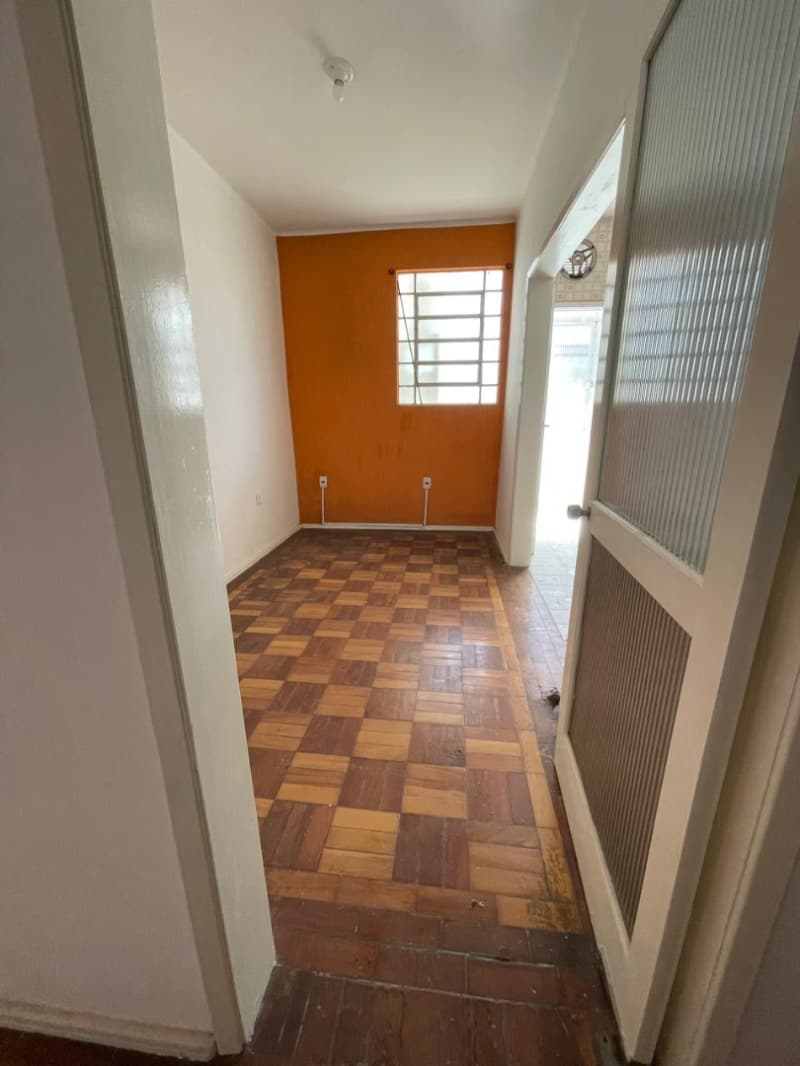 Foto 26 de 41: Apartamento em leilão em Porto Alegre - RS, bairro Petrópolis — LOTE 005 APARTAMENTO 403 do condomínio “EDIFÍCIO ALBINA”, no terceiro andar ou quinto pavimento, de