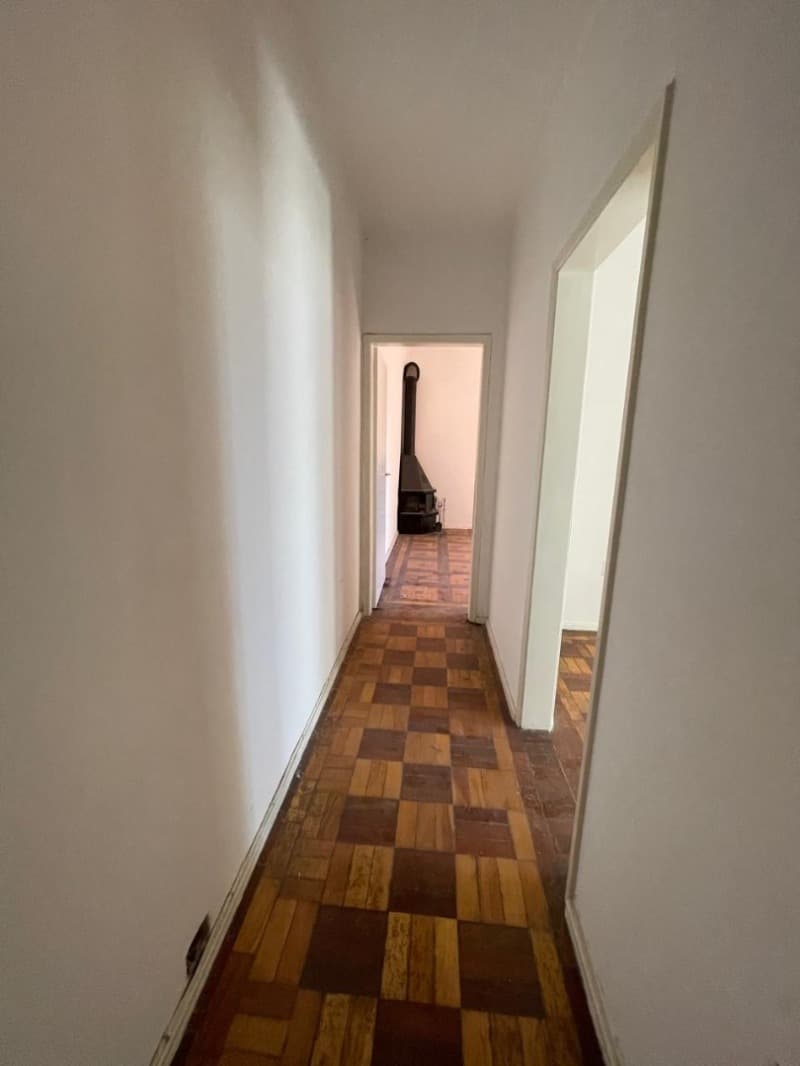 Foto 29 de 41: Apartamento em leilão em Porto Alegre - RS, bairro Petrópolis — LOTE 005 APARTAMENTO 403 do condomínio “EDIFÍCIO ALBINA”, no terceiro andar ou quinto pavimento, de