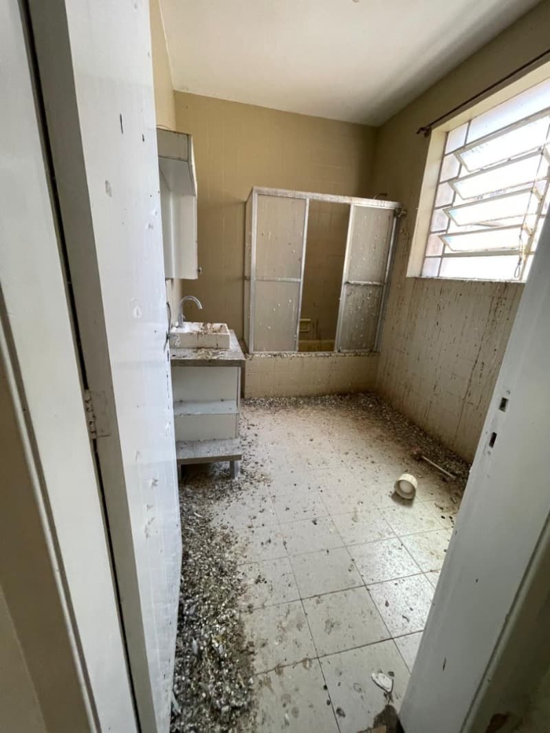 Foto 39 de 41: Apartamento em leilão em Porto Alegre - RS, bairro Petrópolis — LOTE 005 APARTAMENTO 403 do condomínio “EDIFÍCIO ALBINA”, no terceiro andar ou quinto pavimento, de