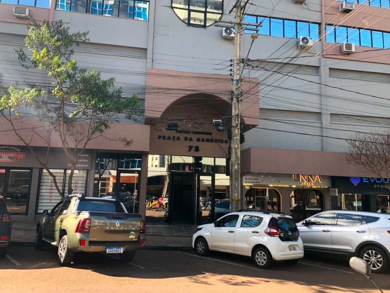 Foto 3 de 4: Comercial em leilão em Erechim - RS, bairro Centro — LOTE 006 SALA Nº 506, no 5º Pavimento, do Prédio denominado Edifício Centro Comercial Praça Da Bande