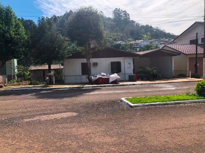 Foto 10 de 12: Casa em leilão em Mariano Moro - RS, bairro Centro — LOTE 005 LOTE URBANO Nº 6, da Quadra nº 16, com a área de 340,00² em MARIANO MORO/RS + Benfeitoria