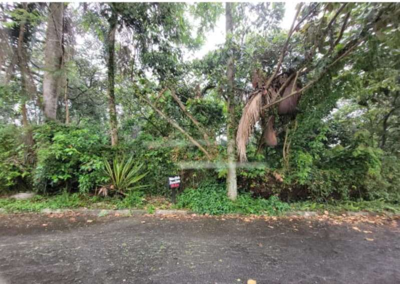 Foto 3 de 3: Terreno em leilão em Carapicuíba - SP — LOTE 001 Terreno de 2.701 m² no Cond. Parque Primavera em Carapicuíba/SP