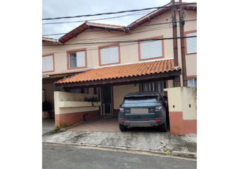 Casa em leilão em Cotia - SP, bairro Jardim Petrópolis — LOTE 001 Direitos sobre imóvel de 68,12m², no Res. Recanto das Graças-I, em Cotia/SP