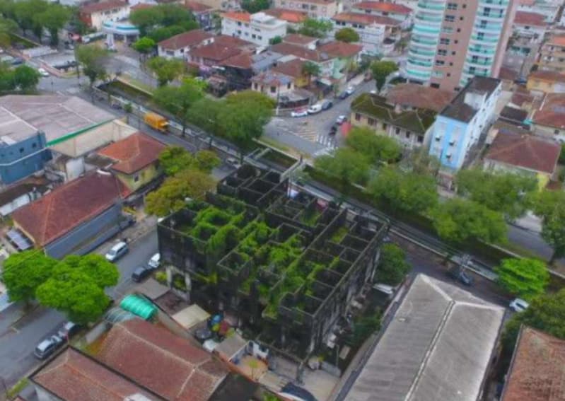 Foto 4 de 4: Terreno em leilão em Santos - SP, bairro Embaré — LOTE 001 A QUOTA PARTE EQUIVALENTE A 753,09m² de um Terreno em Santos/SP