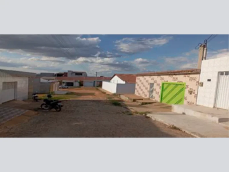 Foto 4 de 8: Casa em leilão em Afogados Da Ingazeira - PE, bairro Sobreira — Casa - Afogados da Ingazeira - PE