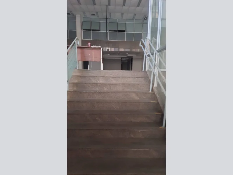 Foto 30 de 40: Comercial em leilão em Porto Alegre - RS, bairro Centro Historico — Prédio comercial - Porto Alegre - RS