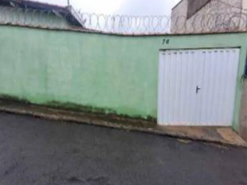 Foto 1 de 5: Casa em leilão em Alfenas - MG, bairro Jardim São Carlos — Casa - Alfenas - MG