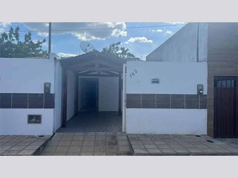 Foto 2 de 26: Casa em leilão em Patos - PB, bairro Monte Castelo — Casa - Patos - PB