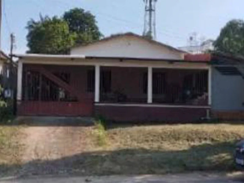 Foto 1 de 15: Casa em leilão em Rodrigues Alves - AC, bairro Centro — Casa - Rodrigues Alves - AC