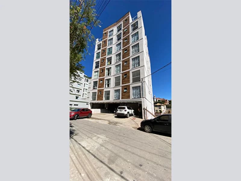 Foto 1 de 5: Apartamento em leilão em Barbacena - MG, bairro Centro — Apartamento - Barbacena - MG