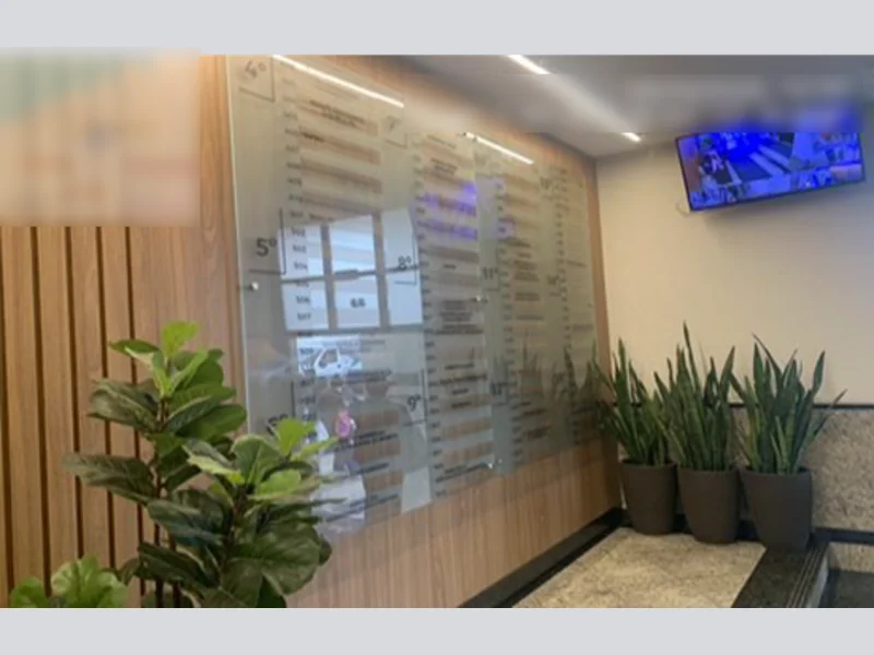 Foto 8 de 23: Comercial em leilão em Porto Alegre - RS, bairro Centro — Sala - Porto Alegre - RS