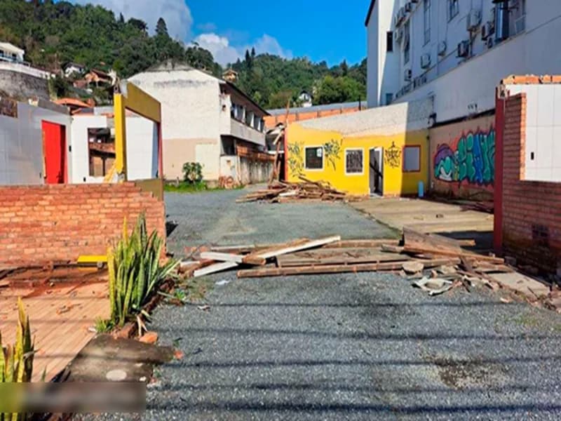 Foto 1 de 7: Terreno em leilão em Blumenau - SC, bairro Centro — Terreno - Blumenau - SC