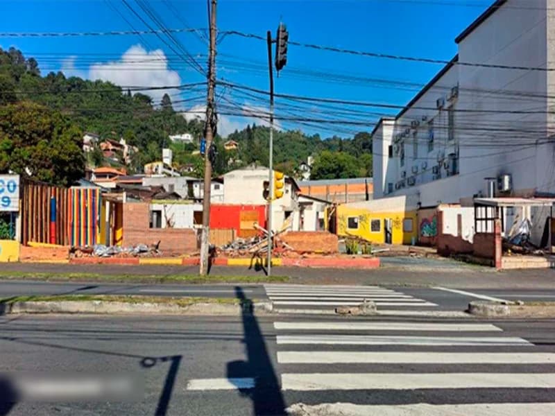 Foto 3 de 7: Terreno em leilão em Blumenau - SC, bairro Centro — Terreno - Blumenau - SC