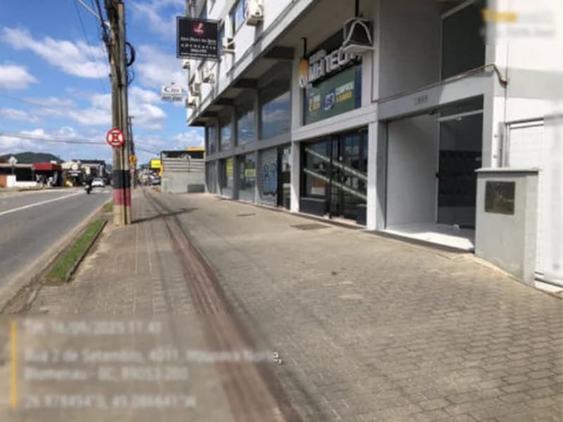 Foto 14 de 20: Comercial em leilão em Blumenau - SC, bairro Itoupava Norte — Sala - Blumenau - SC