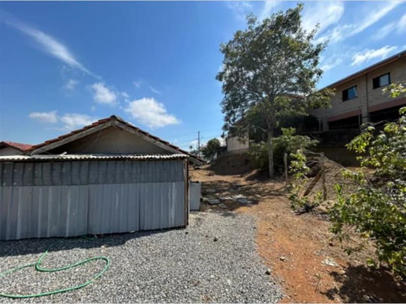Foto 8 de 17: Terreno em leilão em Rio Do Sul - SC, bairro Eugênio Schneider — Terreno com edícula - Rio do Sul - SC
