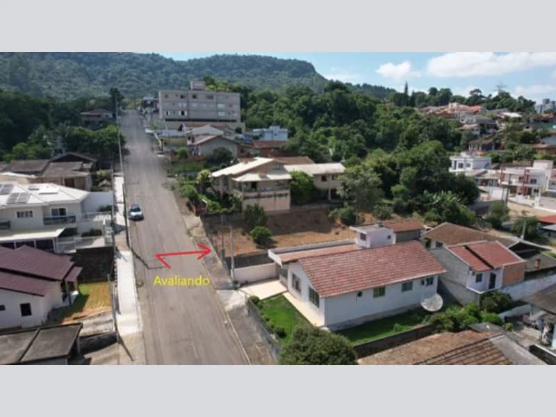 Foto 3 de 17: Terreno em leilão em Rio Do Sul - SC, bairro Eugênio Schneider — Terreno com edícula - Rio do Sul - SC