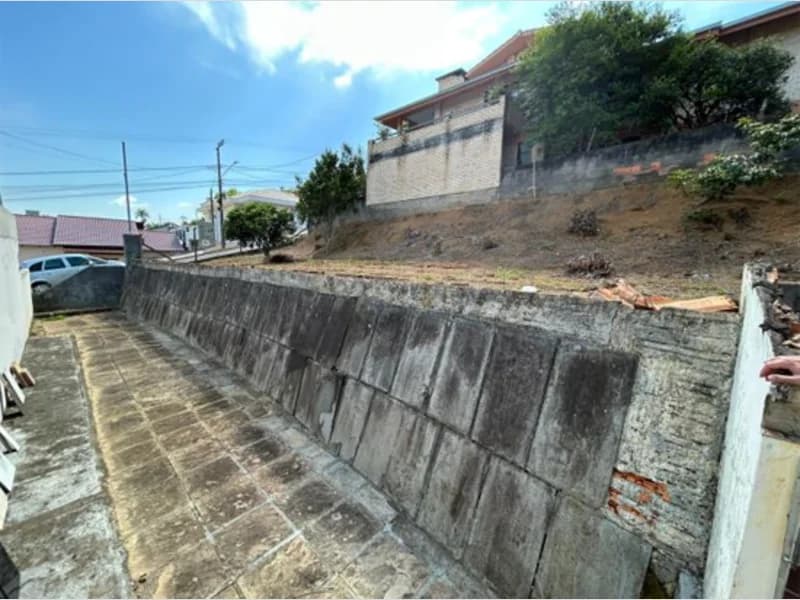 Foto 11 de 17: Terreno em leilão em Rio Do Sul - SC, bairro Eugênio Schneider — Terreno com edícula - Rio do Sul - SC