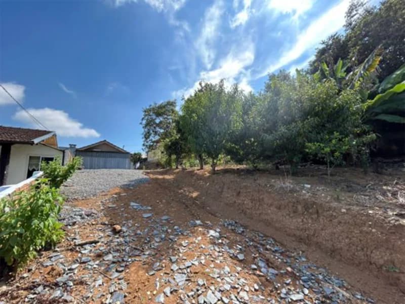 Foto 16 de 17: Terreno em leilão em Rio Do Sul - SC, bairro Eugênio Schneider — Terreno com edícula - Rio do Sul - SC