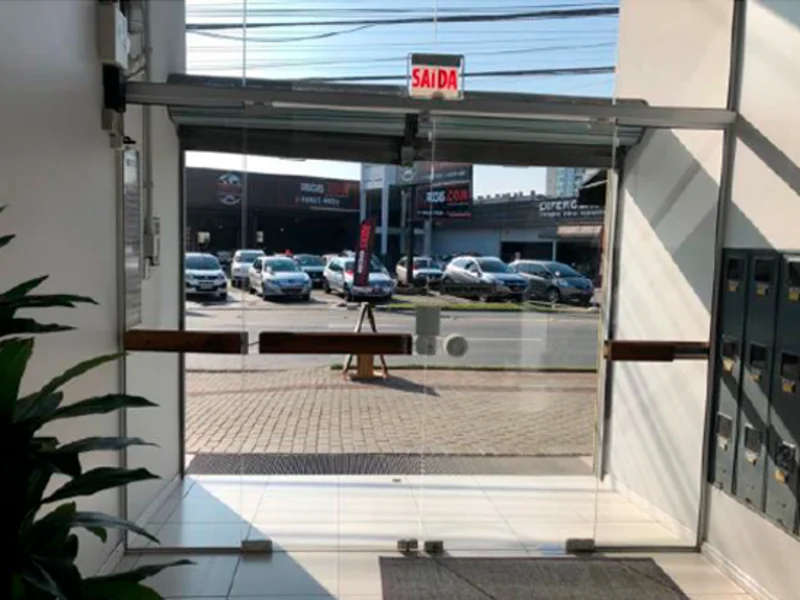 Foto 7 de 12: Comercial em leilão em Blumenau - SC, bairro Itoupava Norte — Sala - Blumenau - SC