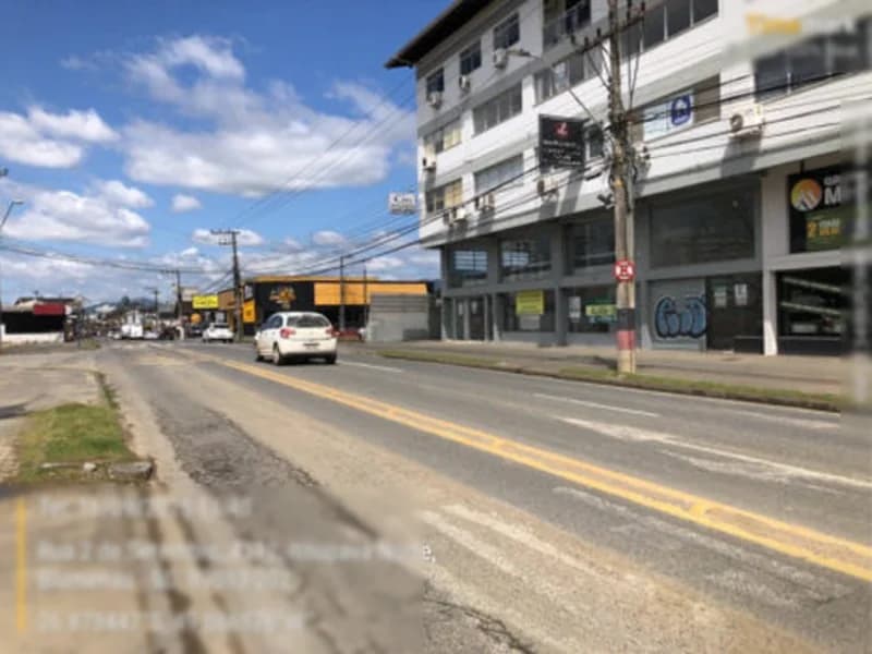 Foto 10 de 17: Comercial em leilão em Blumenau - SC, bairro Itoupava Norte — Sala - Blumenau - SC