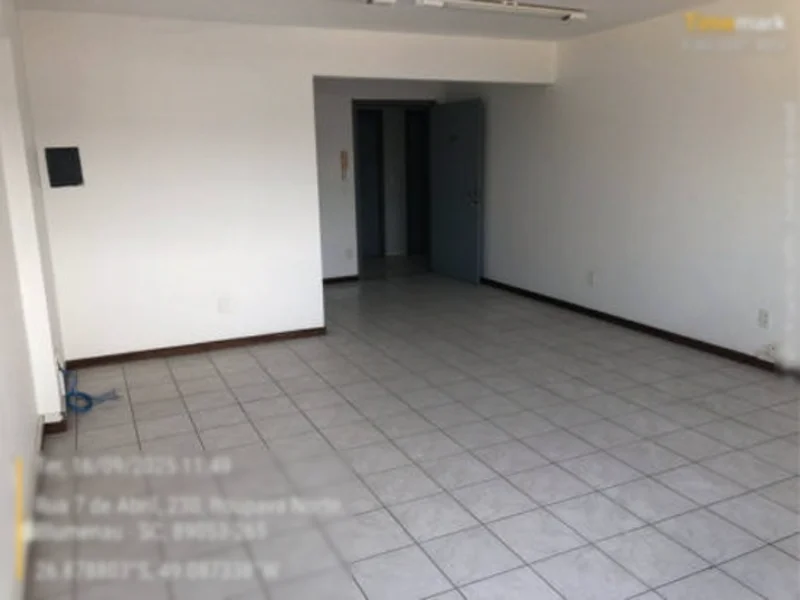 Foto 13 de 17: Comercial em leilão em Blumenau - SC, bairro Itoupava Norte — Sala - Blumenau - SC