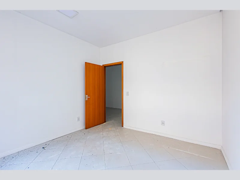 Foto 16 de 23: Comercial em leilão em Porto Alegre - RS, bairro Centro — Sala - Porto Alegre - RS