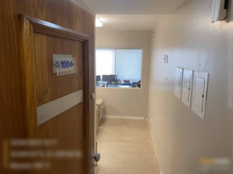 Comercial em leilão em Porto Alegre - RS, bairro Praia de Belas — Sala - Porto Alegre - RS