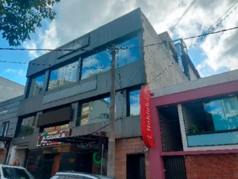 Foto 1 de 7: Comercial em leilão em Passo Fundo - RS, bairro Centro — Prédio - Passo Fundo - RS
