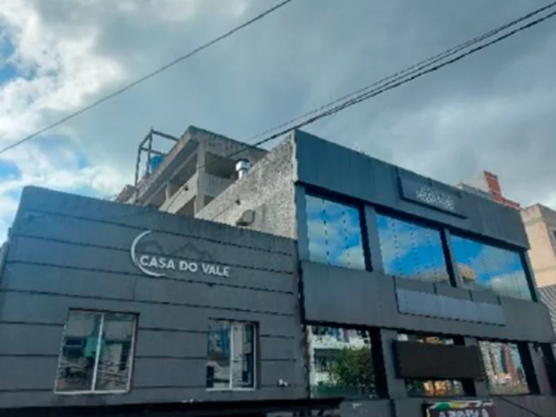 Foto 2 de 7: Comercial em leilão em Passo Fundo - RS, bairro Centro — Prédio - Passo Fundo - RS