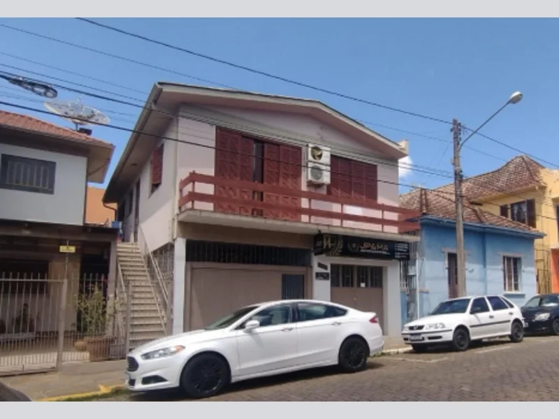 Foto 2 de 3: Casa em leilão em Cachoeira Do Sul - RS, bairro Centro — Casa - Cachoeira do Sul - RS