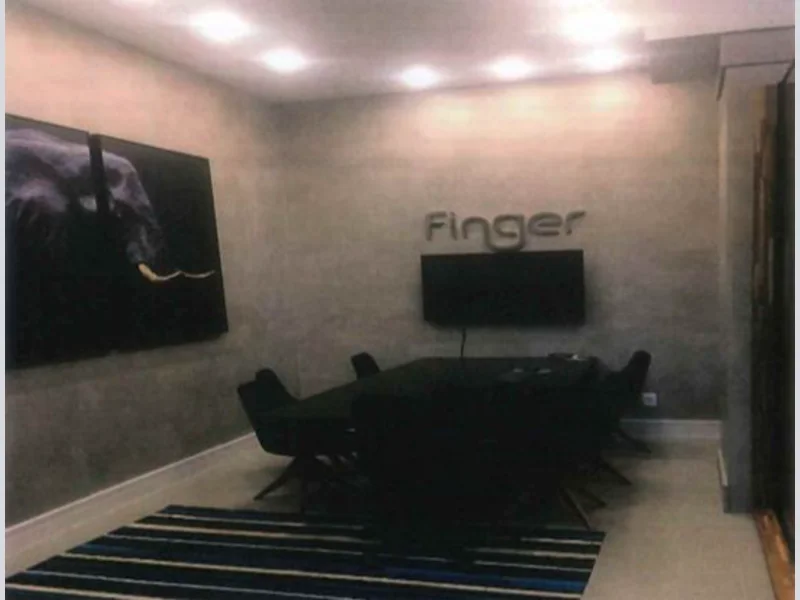 Foto 8 de 9: Comercial em leilão em Passo Fundo - RS, bairro Rodrigues — Sala - Passo Fundo - RS